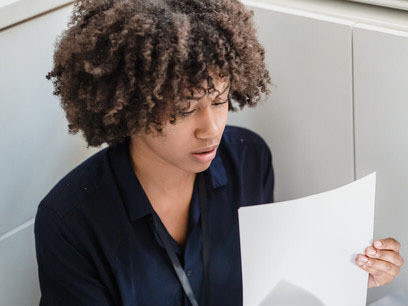 O setor público e privado podem atuar em conjunto para desenvolver tecnologias em prol da educação financeira de jovens e adultos