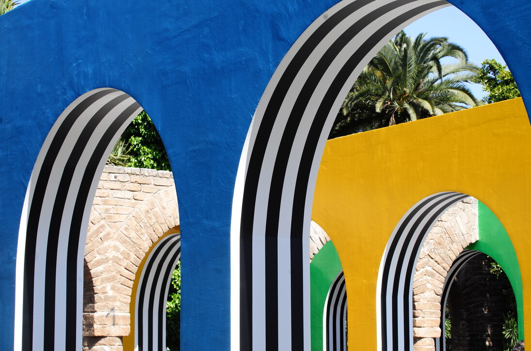 Photo-souvenir Daniel Buren, D'une arche aux autres, travail in situ, Jardins du Sacré-Coeur,
Casablanca, avril 2015. Détail © DB-ADAGP Paris
