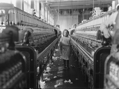 A child laborer working in the factories during 1918