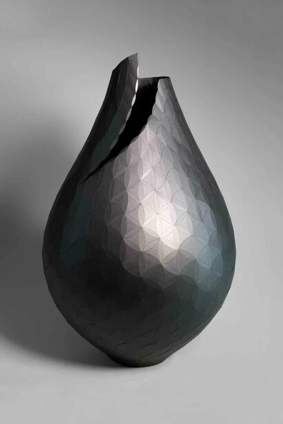 Matthew Shlian, Release vessel (detail). Courtesy of Heather Gaudio Fine Art