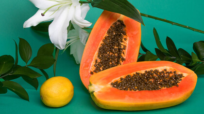 Naturaleza muerta con papaya