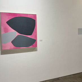 Mia Farrington, Procession, exhbition view. Courtesy of Winston Wächter Fine Art 