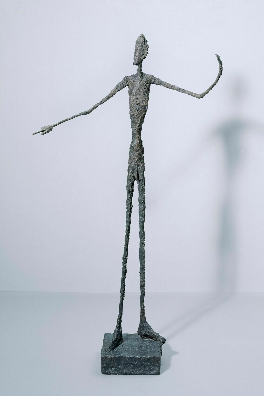 Man Pointing  1947Bronze 178 x 95 x 52 cm Tate, Purchased 1949 © Alberto Giacometti Estate, ACS/DACS, 2017