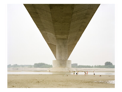 Zhang Kechun, A Family Spending the Weekend Under a Bridge, 2011, courtesy of Huxley-Parlour Gallery/Osborne Samuel