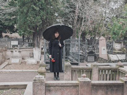 ¿Son, entonces, la muerte y su reloj de arena, las razones por las que vivimos una noción de tiempo, y todo mediado por la memoria?