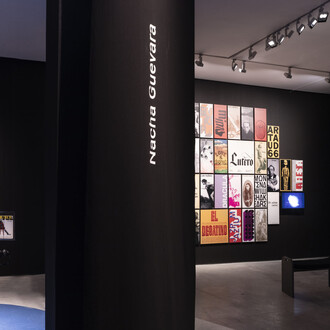 This is theatre. Eleven experimental scenes: from the Di Tella to the Parakultural, exhibition view. Courtesy of Museo de Arte Moderno de Buenos Aires