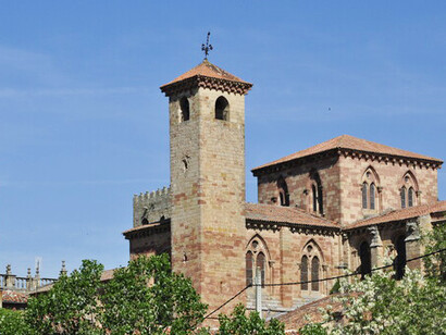 La restauración de la catedral ha sido un esfuerzo continuo y ha logrado preservar su esplendor y su importancia histórica hasta nuestros días Catedral de Sigüenza, Guadalajara, Castilla-La Mancha, España