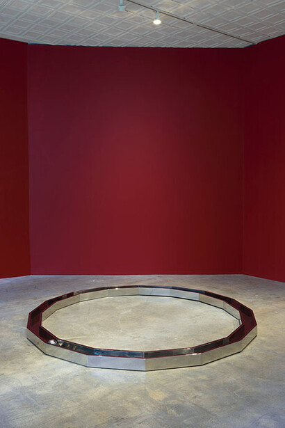 “Walter De Maria,” installation view © 2017 Estate of Walter De Maria. Photo by Robert McKeever.
