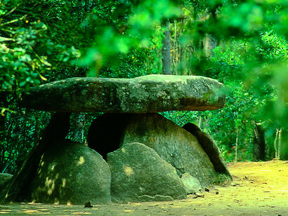 Dolmen de Axeitos (Ribeira, Galicia)