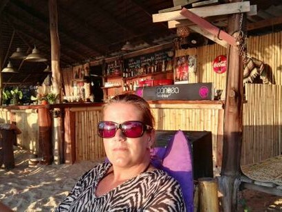 "Aunque Pangea es un bar de bambú y madera, como muchos otros en la isla, creo que la gente nota que está regido por un extranjero"
