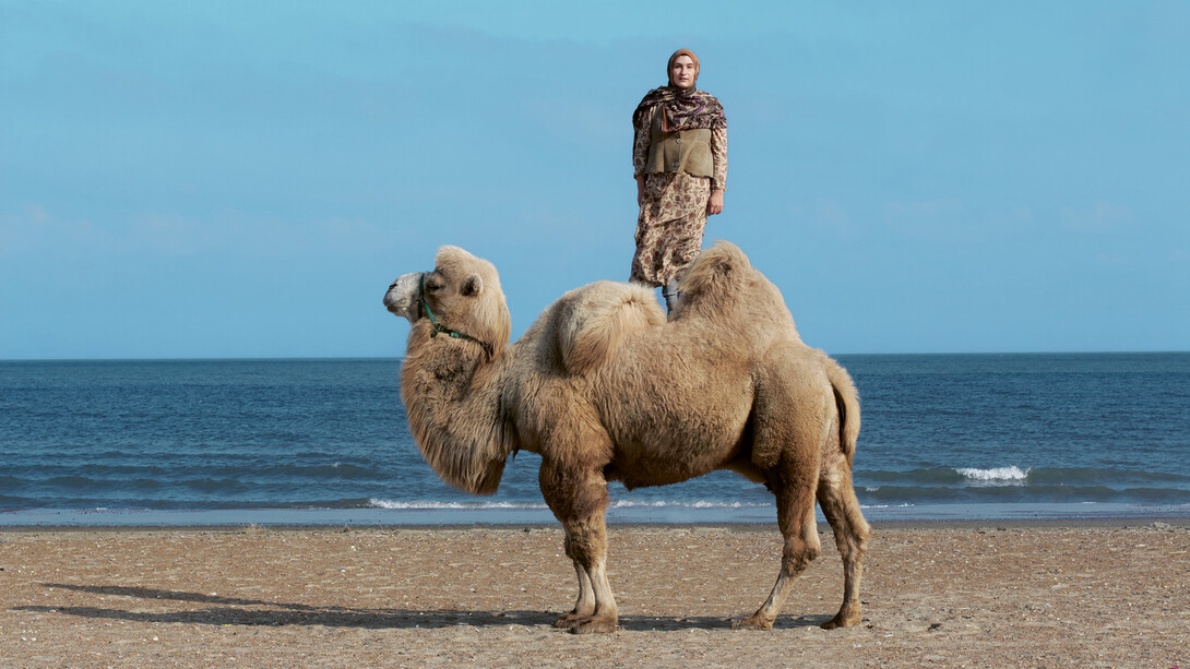 Imam Guseinov, Taus Machacheva, Super Taus and a Camel Yasha, 2017. Courtesy of Weltmuseum Wien
