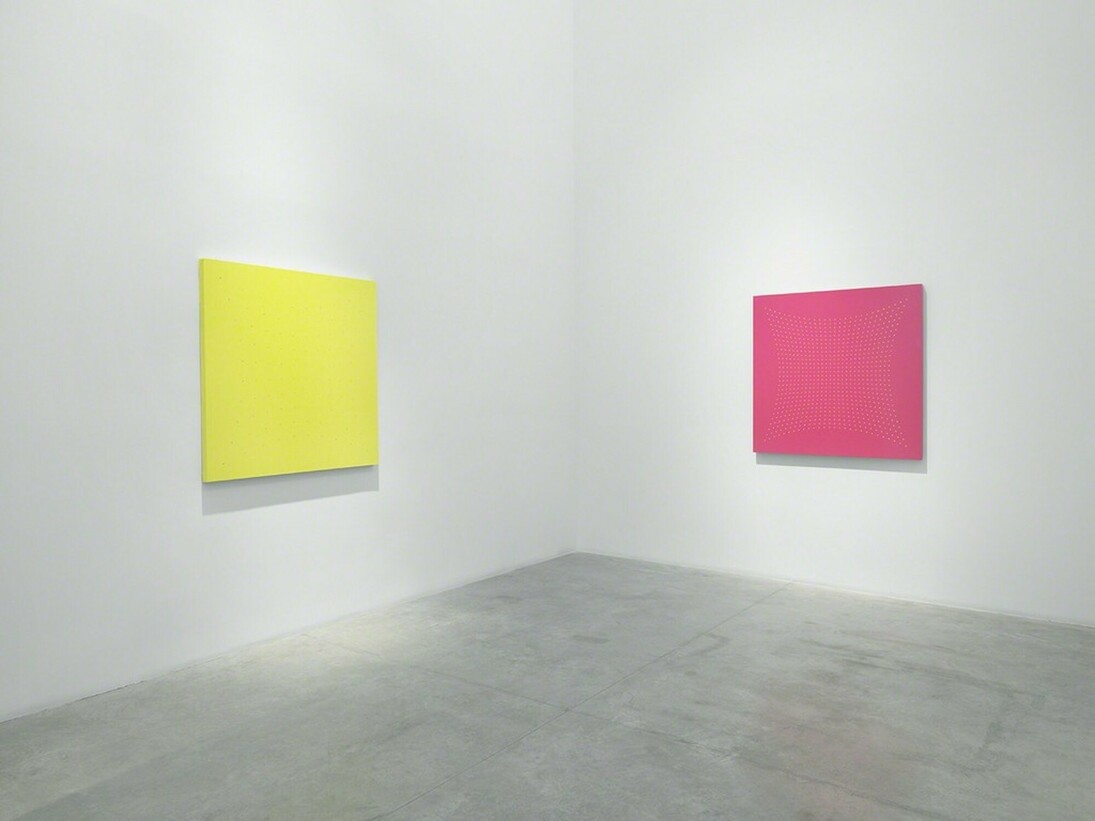 Tess Jaray, Exhibition view. Courtesy of albertz benda