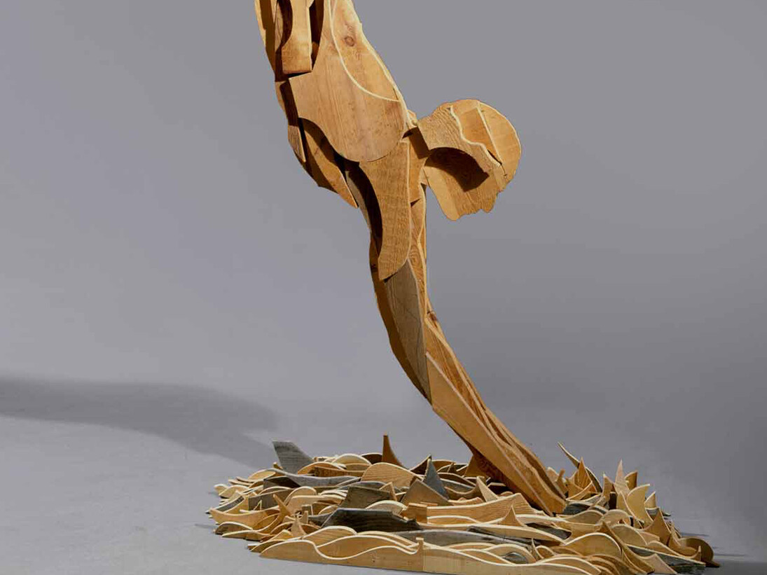 Mario Ceroli, Tuffatore, 1990
Russian pine wood
cm 240 x 118 x 50 / in 94.5 x 46.5 x 19.7
Courtesy Tornabuoni Art. Detail