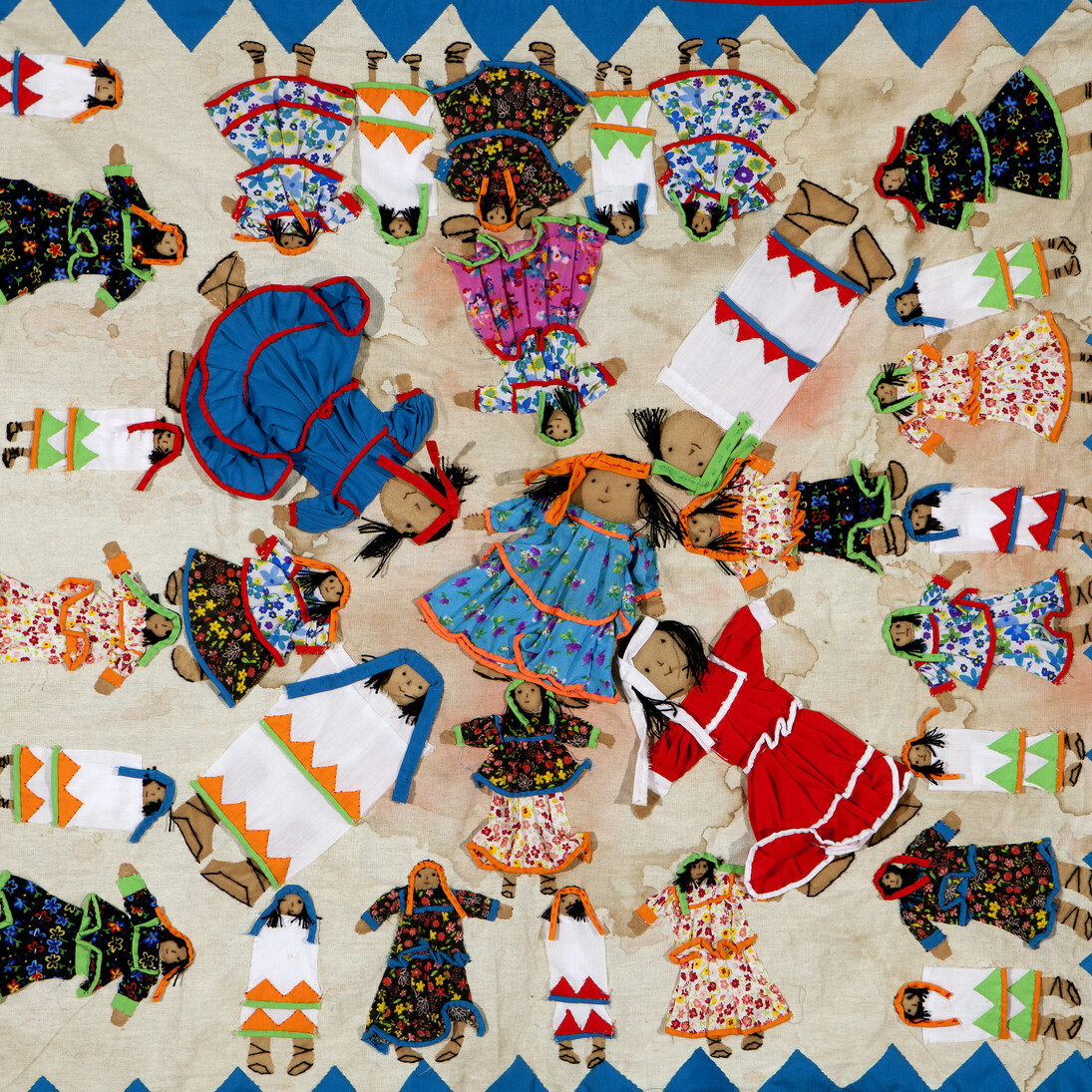 Boee Chocami / Black Path, 2014
Embroidery on fabric previously imbued with blood from the body of a woman assassinated in Ciudad Juarez, Mexico. Created by Rarámuri (Tarahumara) women in Ciudad Juarez: María Elena Guadalajara, Rosalinda Guadalajara, Mar.a Isidora Pérez, and Herminia Sandoval.
33 x 36 inches
Photo credit: