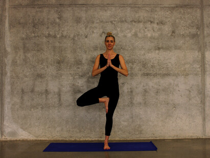 Lo yoga può sembrare un lavoro che si concentra solo sul corpo
