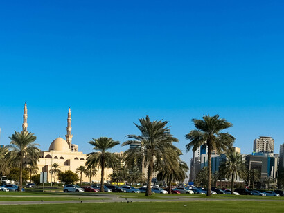 Sharjah, 2015, cerca de la estación de buses que llevan a  Al Jubail en Arabia Saudita