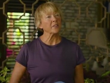 Annette Bening dà il volto alla protagonista in "Nyad". Il film racconta l'incredibile storia di Diana Nyad, che a 64 anni diventa la prima persona a nuotare dalla Florida a Cuba senza una gabbia per squali, dimostrando che i sogni non hanno età
