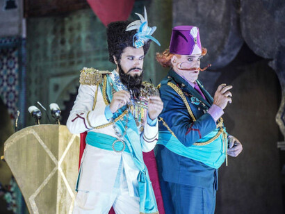 Festival Valle d'Itria 2022, Martina Franca. Una scena tratta da "Il Xerse" con i costumi di Giovanna Fiorentini