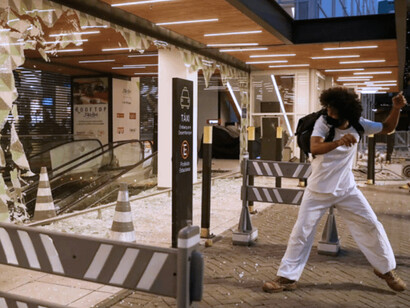 El asesinato de Joao Alberto Silveira Freitas a manos de guardias de seguridad de un supermercado desató la furia de la ciudadanía brasileña