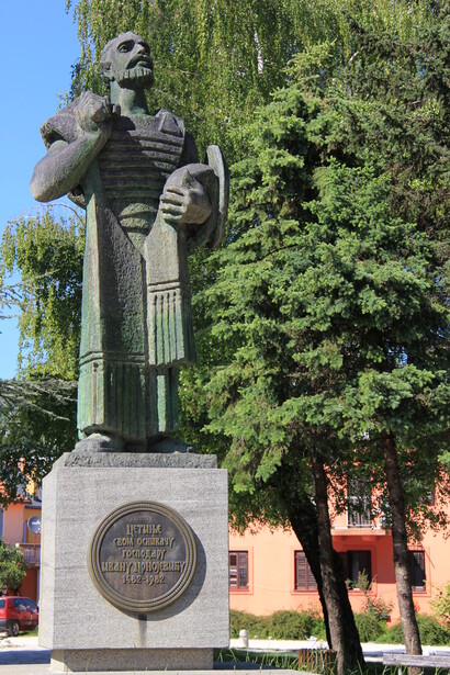 Cetinje - Statue of Ivan Crnojević by Ante Gržetić © jaffeuxnouguier on Flickr.com