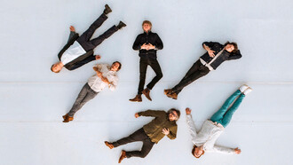 El debut de Wilco en Uruguay fue mucho más que un concierto: fue un acto reparador entre una banda en plenitud y un público que llevaba años esperando ese encuentro