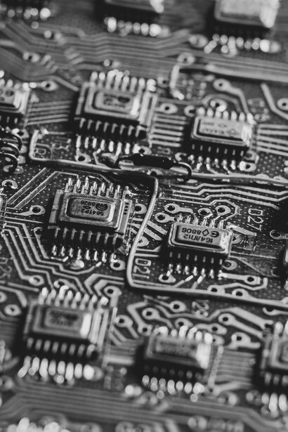 La nanotecnología permite manipular la materia a escala atómica, abriendo la puerta a fabricar objetos desde sus componentes más básicos