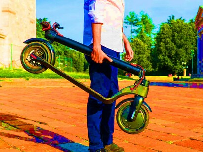 I monopattini elettrici non producono fumi né emissioni perché non brucia alcun tipo di carburante