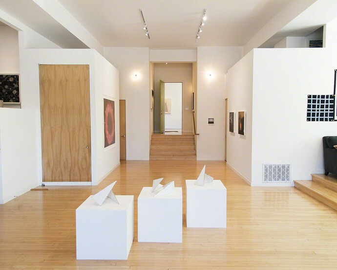 Neverending Summer, Exhibition view. Courtesy of Traywick Contemporary