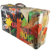 Boris Lurie, Immigrant’s NO Suitcase (Anti-Pop), 1963, mixed technique, 38.1 × 58.4 × 17.8 cm, courtesy of Boris Lurie Art Foundation