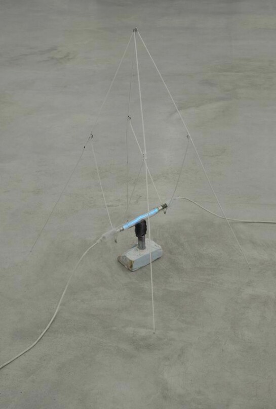 Nina Canell, Hidden Resistance, 2011, Krypton, metal, magnet, iron filings, foam, cable, 1000 V, Private collection, Germany
