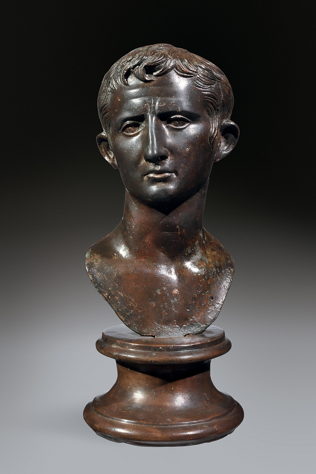 Portrait bust of Augustus
Bronze 
Herculaneum
Museo Archeologico Nazionale di Napoli (MANN)
