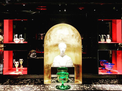 Pier Luigi Pizzi, Cappella Laurana con scritta 'Cum Odore Candor'