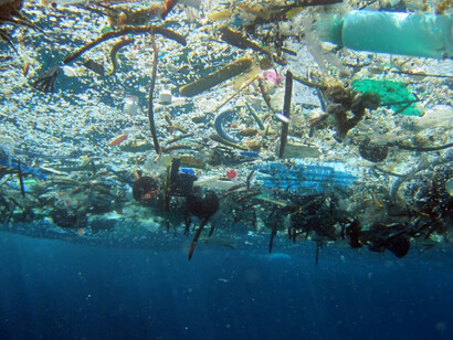 Un mare di plastica