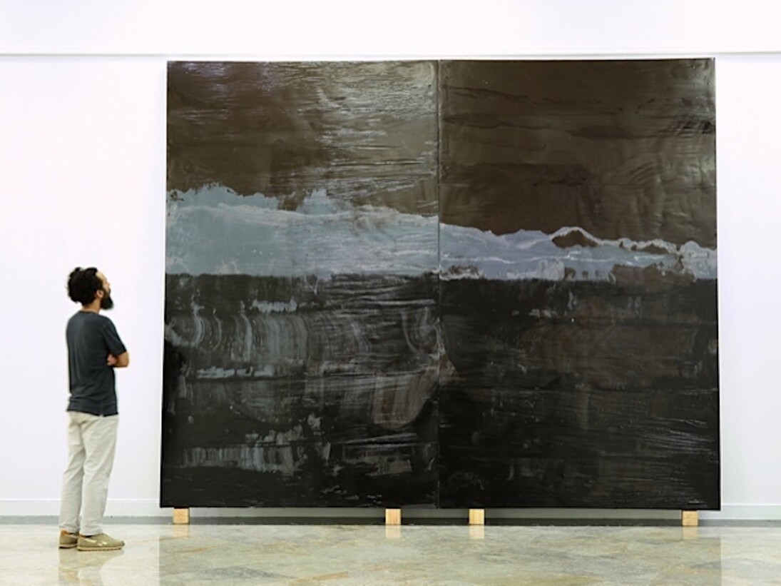 Falla en el horizonte I, 2014, vernice acrilica, smalto su tela e nylon, 310 x 380 cm, acrylic paint, enamel on canvas, 310 x 380 cm, veduta della mostra “MAGMA”, Galeria “El reino de este mundo” Biblioteca Nacional de Cuba “Jose Marti”, La Habana, 2015, exhibition view “MAGMA”, Galeria “El reino de este mundo” Biblioteca Nacional de Cuba “Jose Marti”, La Habana, 2015. Courtesy: GALLERIA CONTINUA, San Gimignano / Beijing / Les Moulins / Habana

