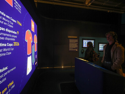 Amarelinha, exhibition view. Courtesy of Museu do Futebol