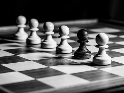 El ajedrez, como muchos otros juegos, se basa en cálculos combinatorios casi infinitos