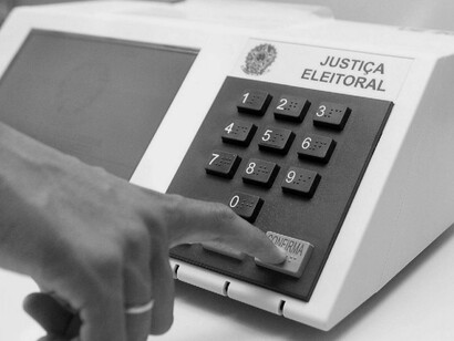 Estamos em 2026, ano de eleições e Copa do Mundo. O primeiro despertará paixões; o segundo reacenderá o sonho do hexa. Então, vamos falar de um assunto que se relaciona diretamente com um e se correlaciona com o outro: a sucessão nos campos políticos