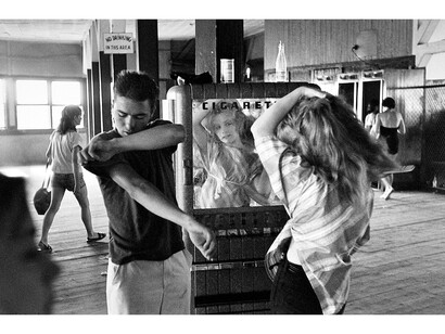 Bruce Davidson, Brooklyn Gang, NYC, 1959 © Bruce Davidson, Courtesy of Howard Greenberg Gallery