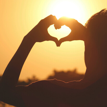 Factores psicológicos, sociales y culturales también juegan un papel crucial en el amor