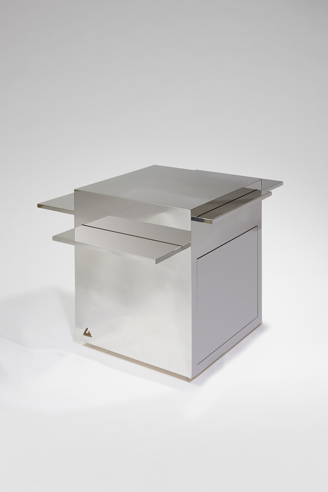 Galerie Chastel Marechal : Bar « Cubo Magico» en metal chromé, Gabriella Crespi, vers 1970