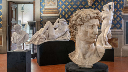 Varios artistas, Miguel Ángel y el poder, vista de exhibición. Cortesía del Palacio Vecchio