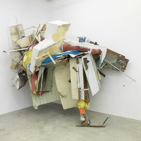 On Hold #3, 2015, veduta dell’installazione presso Konrad Fischer Galerie, Berlino © Roman März