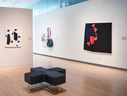 Leslie Smith III, Leave your baggage at the door, exhibition view. Courtesy of Chart