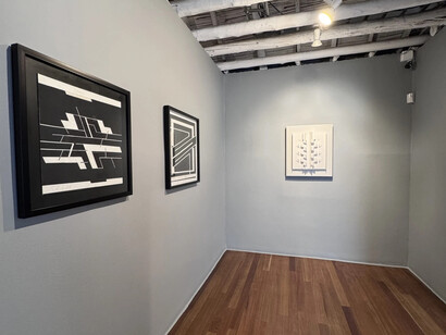 Eduardo Ramírez Villamizar, Sumando planos, vista de exhibición. Cortesía de la Galería Nueveochenta