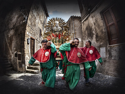 Processione dell’Arciconfraternita dei SS. Terenziano e Rocco, foto  Omar Kheiraoui