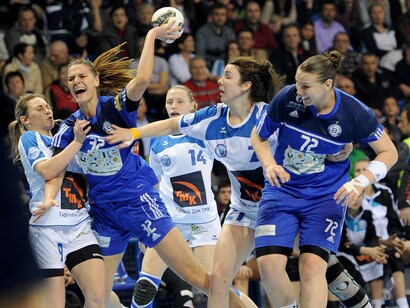 Jogadoras da equipe de Buducnost