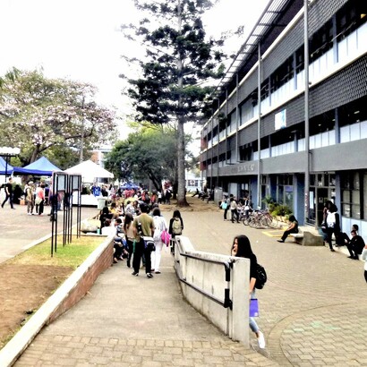 Biblioteca Carlos Monge Alfaro