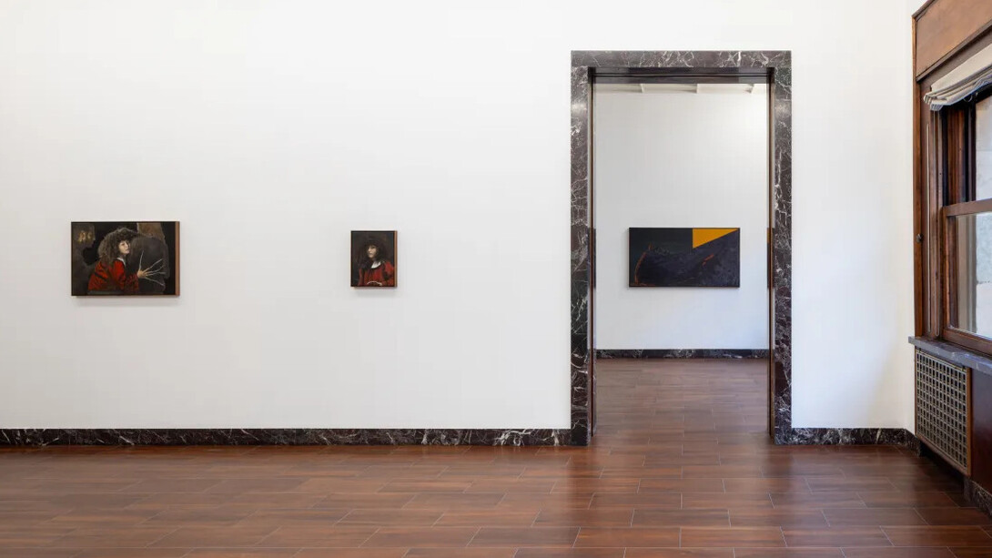 Pietro Roccasalva, Io ti saluto, luce, ma con nervi offesi, vista della mostra. Cortesia di Galleria Massimo De Carlo