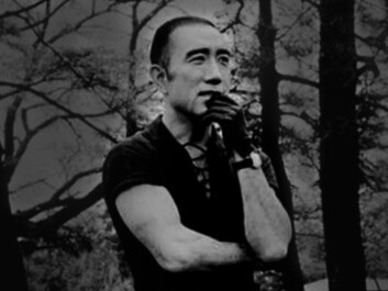 Mishima interpretò il suo personaggio in maniera appassionata, immedesimandosi profondamente in quella che di lì a poco sarebbe stata la sua drammatica fine