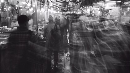 L’effetto spettatore nasce quando la responsabilità si diluisce e nessuno si sente davvero chiamato a intervenire